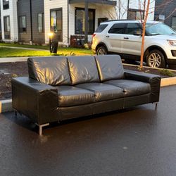 *Natuzzi Black Leather Sofa* FREE DELIVERY