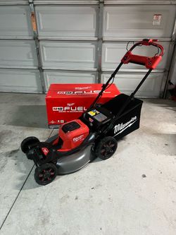 New Milwaukee M18 FUEL 21" Self-Propelled Dual Battery Mower (Battery Not Included)