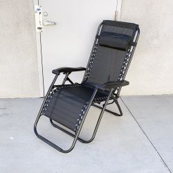 New In Box $40 Foldable Outdoor Patio Zero Gravity Recliner Lounge Chair, Adjustable Headrest, Textilene Mesh 