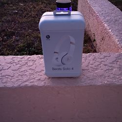 Beats Solo 4