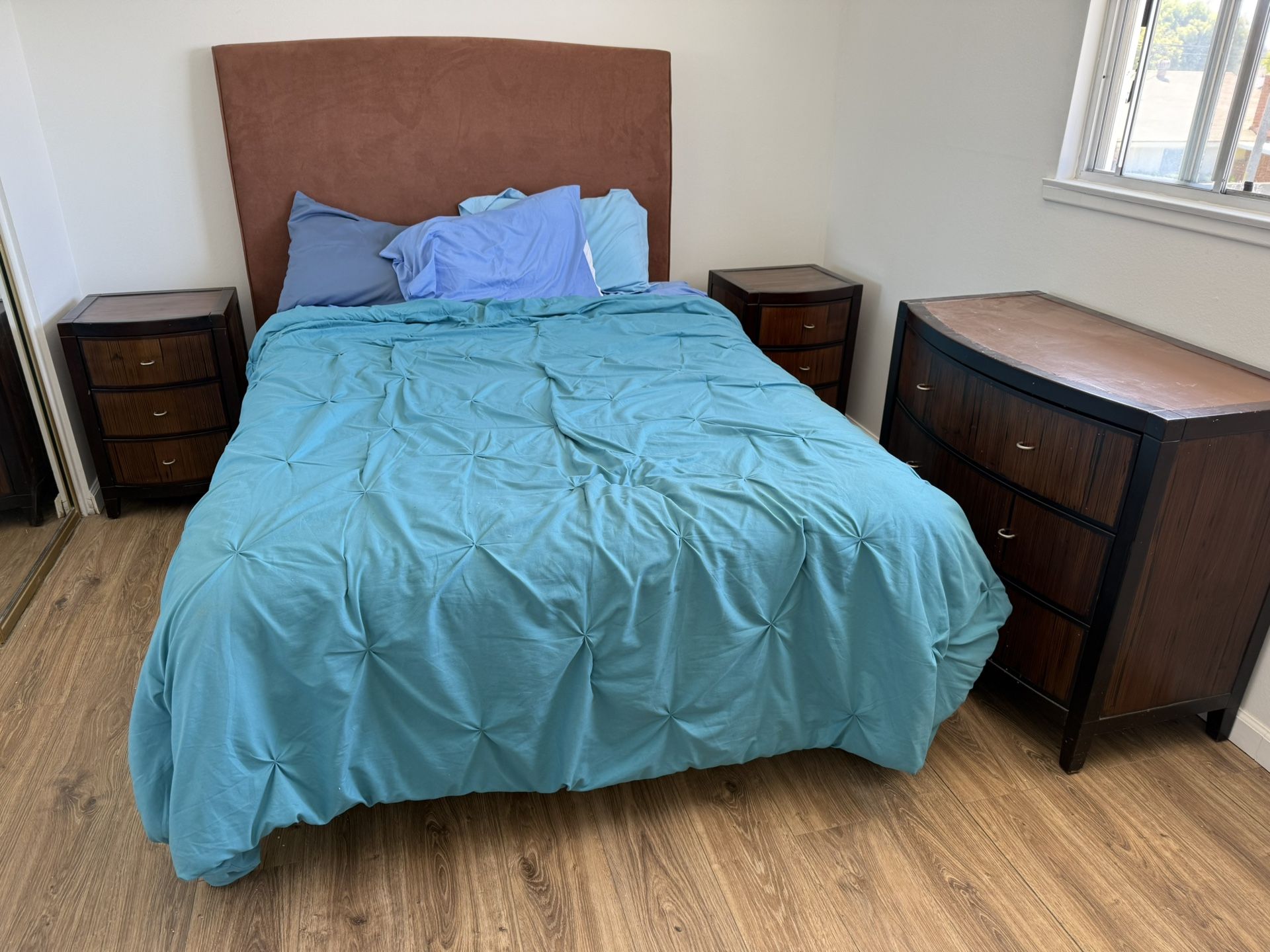 Queen Bedroom Set