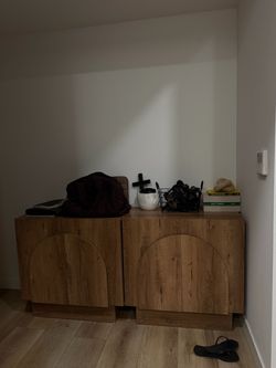 Entertainment center