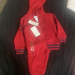 A Variety Of Baby Girl Clothes 0-6 Months 