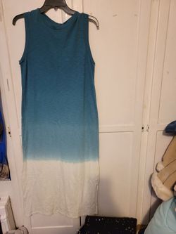 Brand Universal Tread, Dress