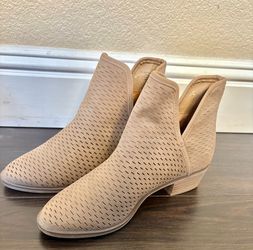 Women’s Shoes Gently Used Size 5.5 $3