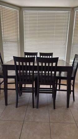 Dinning table extendable