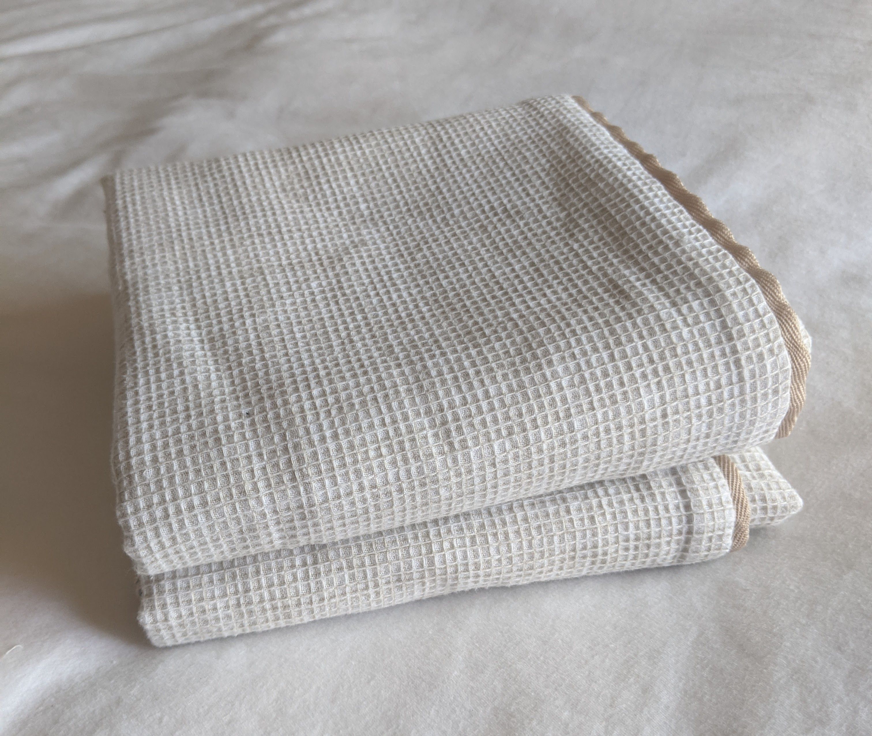 Room Essentials Standard Size Pillowcases, Tan textured weeve pattern, Set of 2!