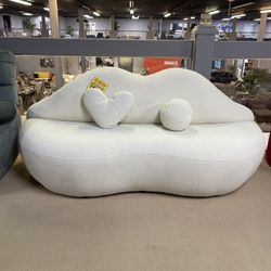 Kiss 💋 Ivory Boucle Teddy Sherpa Loveseat 
