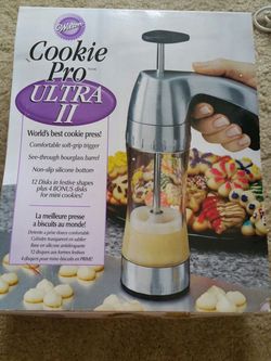 Wilton Cookie Pro Ultra II Cookie Press 16 Discs Designs NEW!!