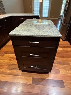 Complete kitchen cabinets