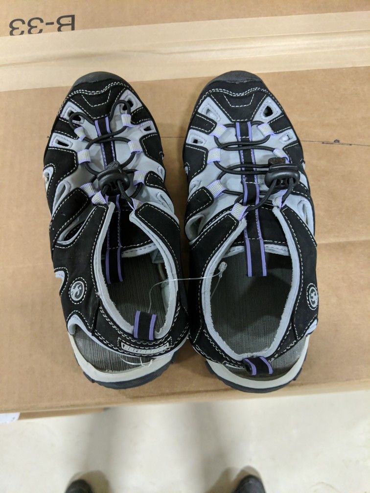New Northside Sandals Size 7