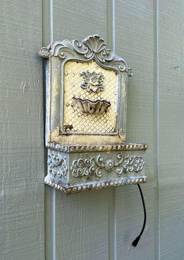 Vintage Fiberglass Outdoor Wall Water Fountain Garden Decor