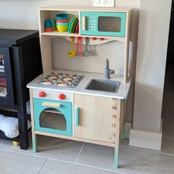Kids Wooden Play Kitchen and Accessories 