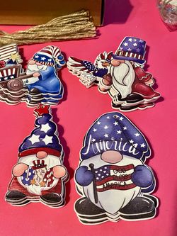 30 2D plastic patriotic gnome ornaments for crafts
