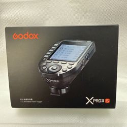 Godox XPro-S is a TTL wireless flash trigger for Sony cameras,