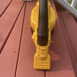 DEWALT 20-Volt MAX Wet/Dry Vacuum With Battery 