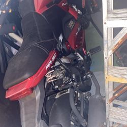 Moto Para Partes..No Tiene Título Ni Llave.
