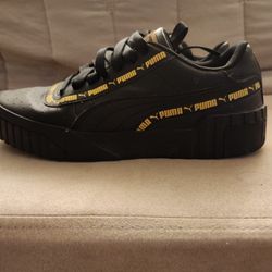 Black Pumas Sz 7