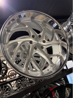 24s silver brushed staggered wheels tires new 6lug Chevy new Esko wheels