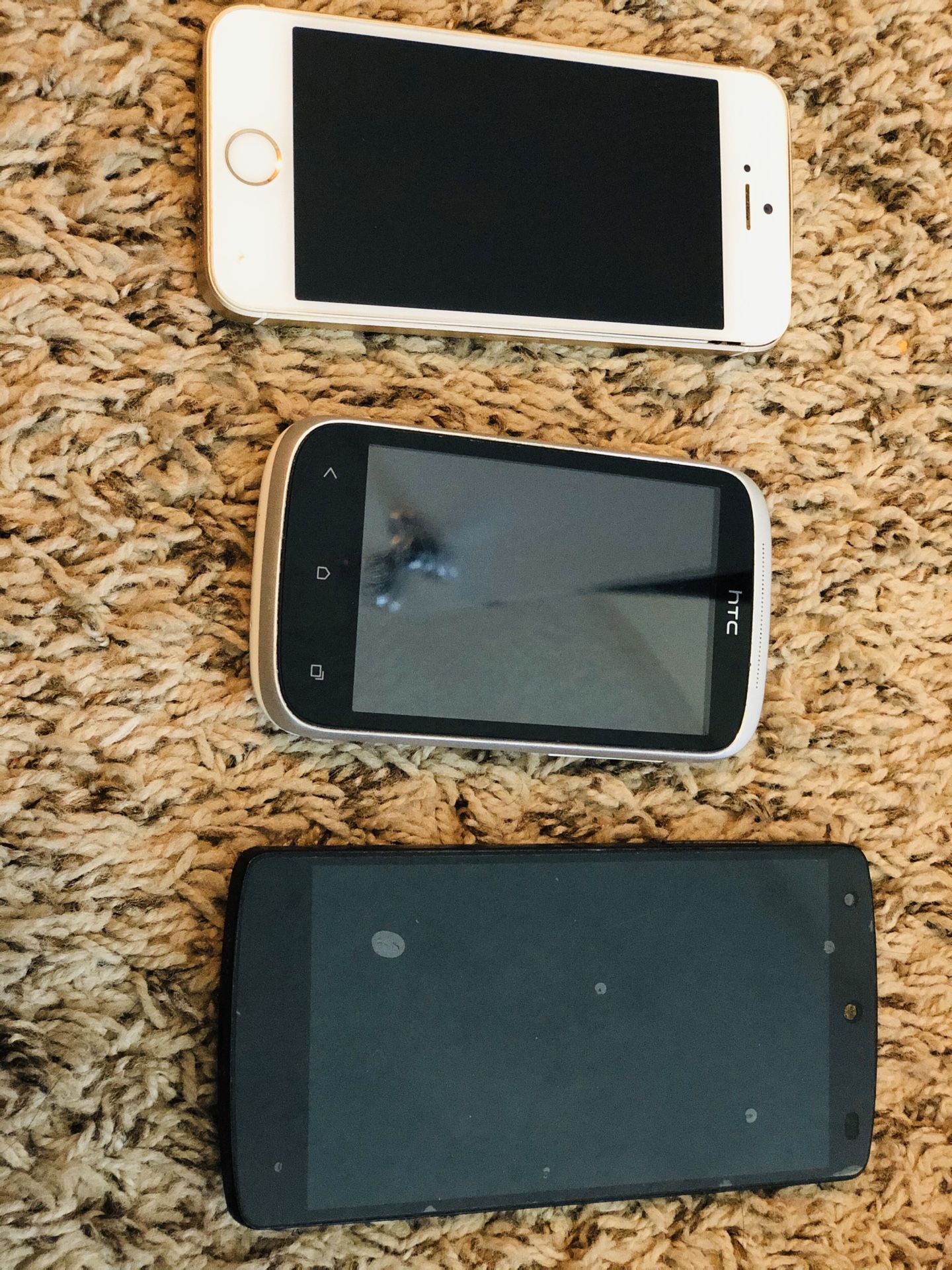 iPhone SE , nexus 5 and htc desire non working conditions for sale.