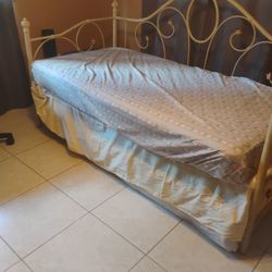 Day Bed