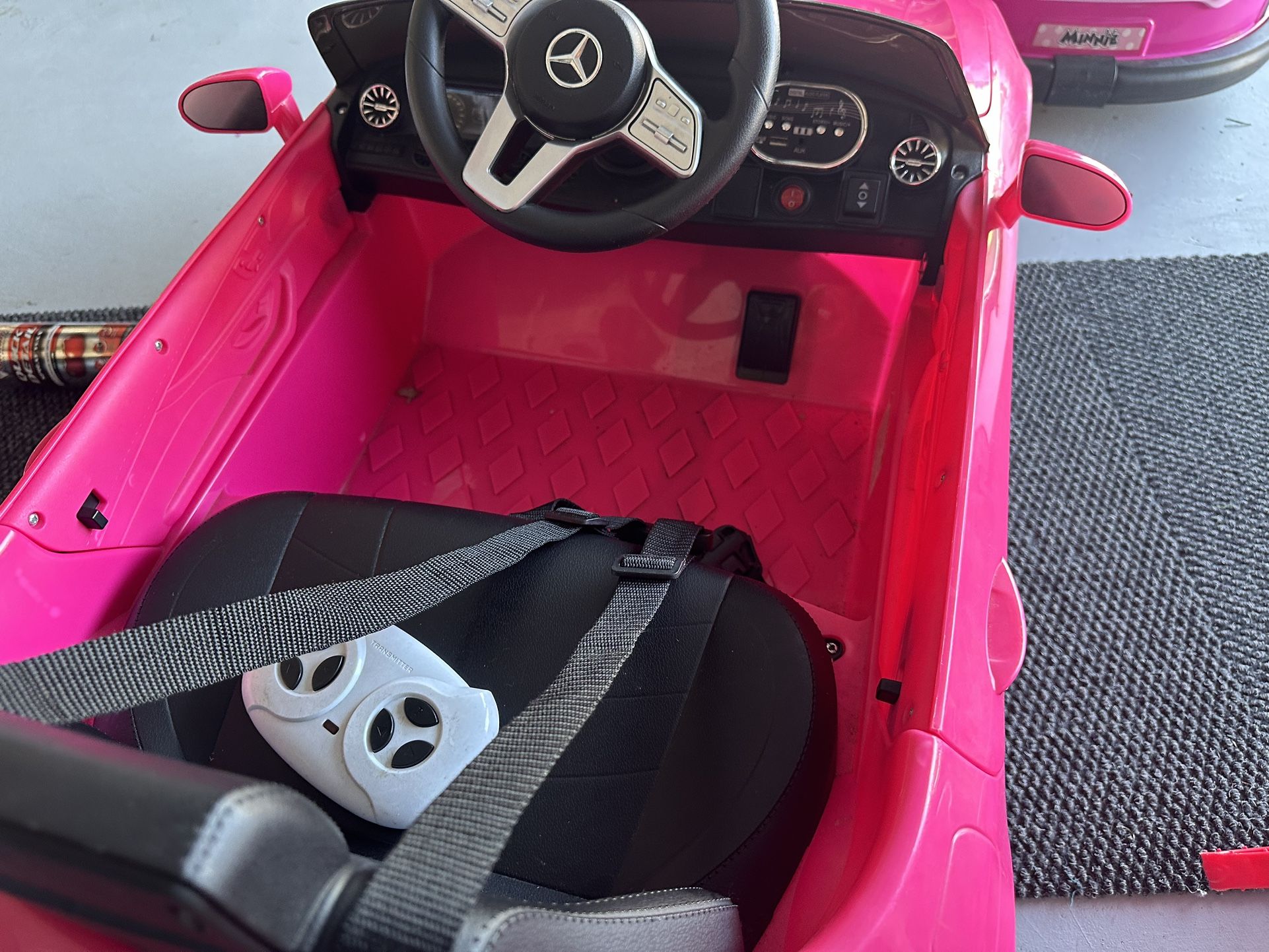 12V Mercedes  Child can Steer Or Parent Can Steer For The Child With The Remote