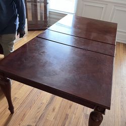 Dining Room Table Seats 8-10 Ppl