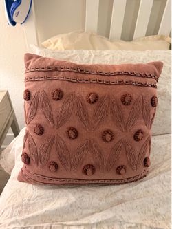 Accent pillow