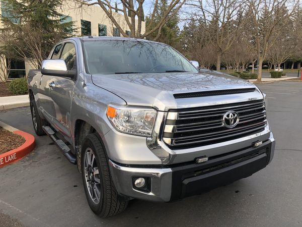 2017 TOYOTA TUNDRA DOUBLE CAB SR5 6 1/2 FOOT BED LOW MILES for Sale in