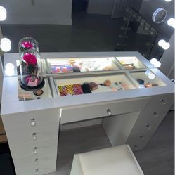 Impressions Vanities With Mirrors And Chairs 