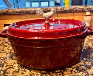Staub cast iron 5.75 Dutch oven