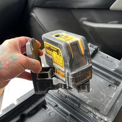 Vertical And Horizontal Line Laser With Plumb Dot Box And Batteries Included