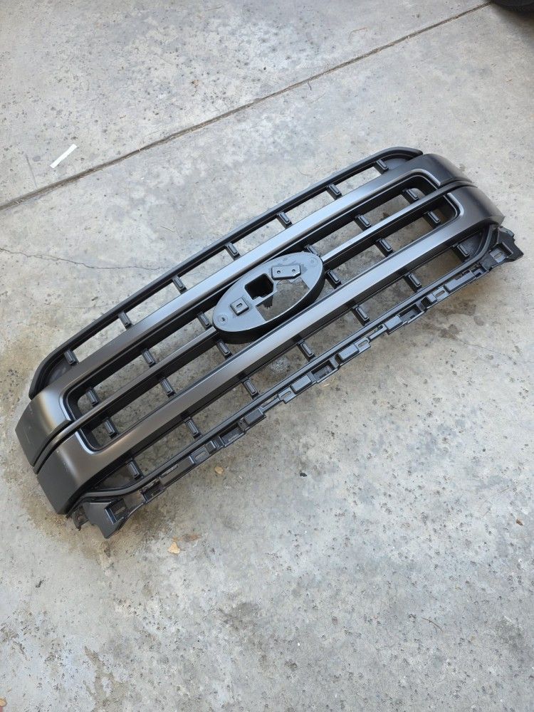 2021-2023 F150 Lariat Grille