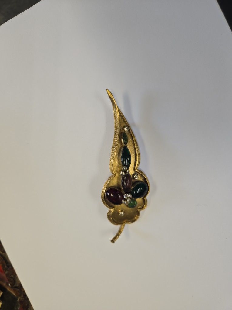 Hattie Carnegie Rhinestone Broach