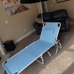 Beach Lounge Chair - Like New