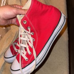 Converse Women’s Size 8