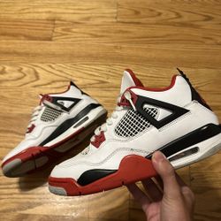 Jordan 4 top fire reds