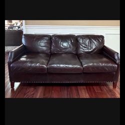 Italian leather sofa in great condition
