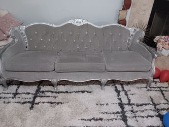 $500. Beautiful living room (Hermosa sala)