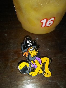 Pluto Disney pin