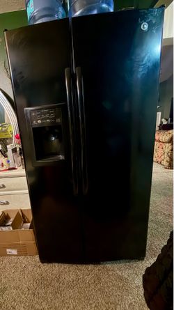 Refrigerator GE Appliances 25.4 Cu. Ft