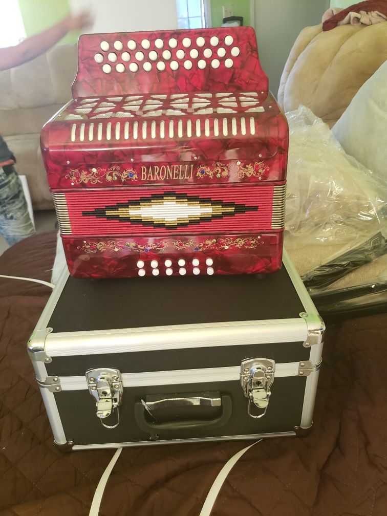 Accordion for Sale in Los Angeles, CA OfferUp
