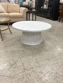 Little white table