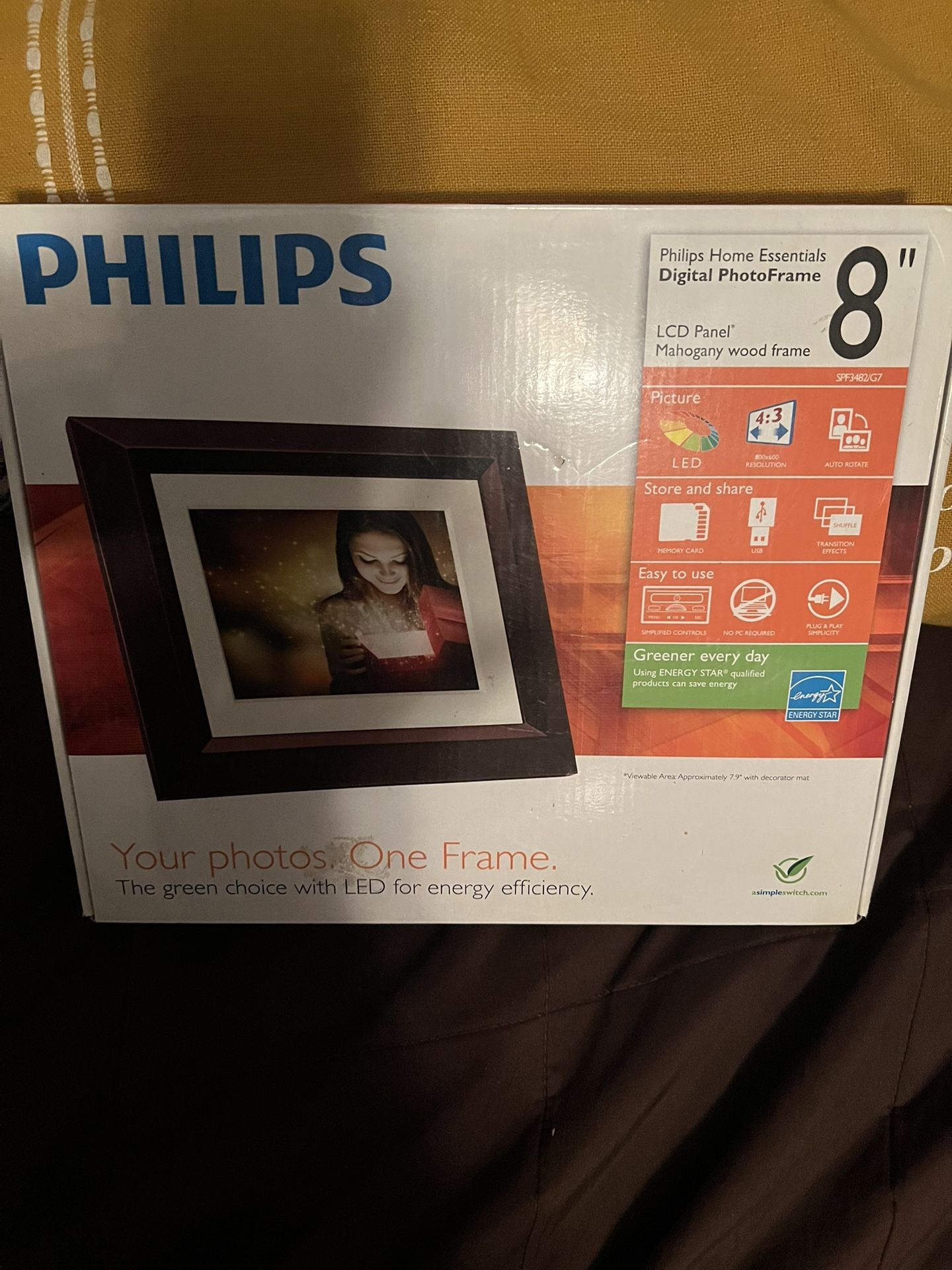 Philips 8” LCD Panel Digital Photo frame 