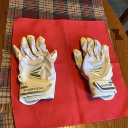 Easton Womens Size Small Batting Gloves Like New Very Clean Velcro Adjust Size. White Color Pair