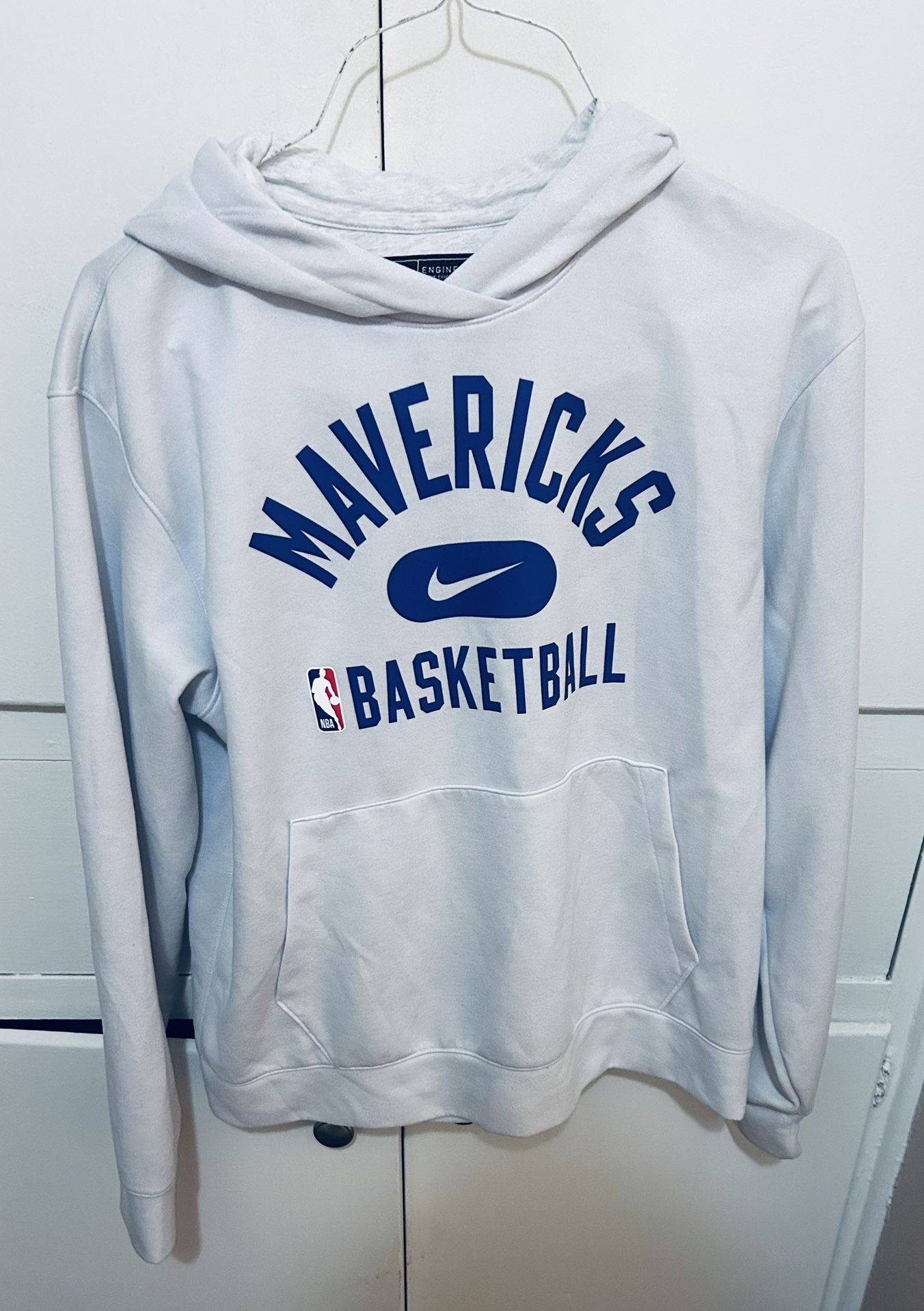 Dallas Mavericks Hoodie Size Men’s Medium