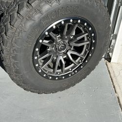 Truck Tires 