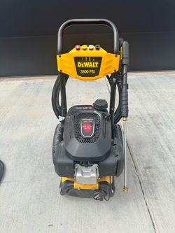 DeWalt 3300 PSI Gas Pressure Washer w/ Honda GCV200 + Surface Cleaner & Extra Hose