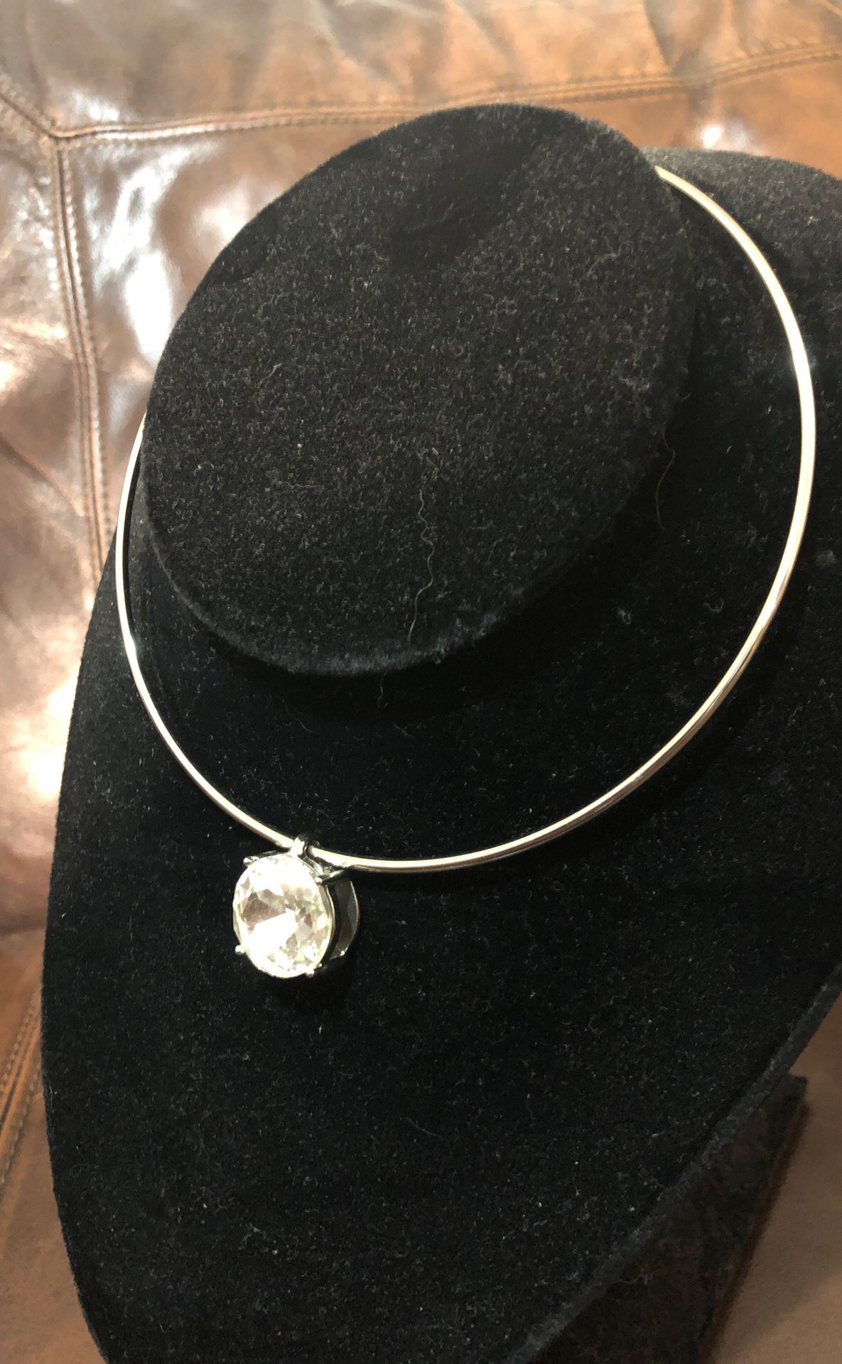 Prom / wedding / club / party diamond jewel necklace. Very pretty choker.