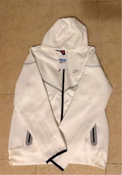 White Nike Tech Hoodie(L)